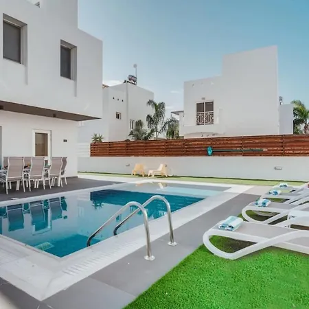 Amelia Vilă Ayia Napa